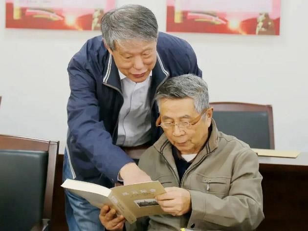 上虞图书馆举行著名乡贤陈春澜后裔陈清淦赠书仪式
